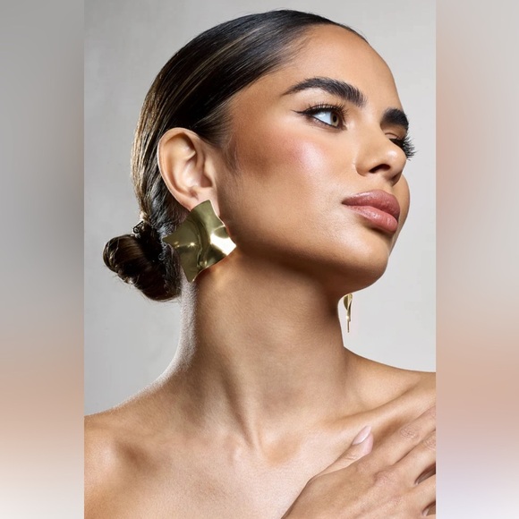 Club London Gold Abstract Square Earrings - Picture 3 of 8